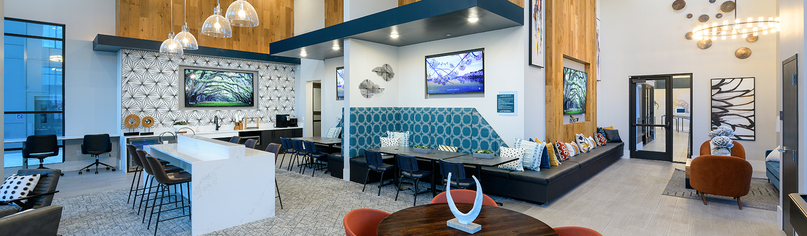 Resident lounge featuring comfy seating options